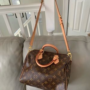 Louis Vuitton
Speedy Bandouliere Bag Monogram Canvas 25